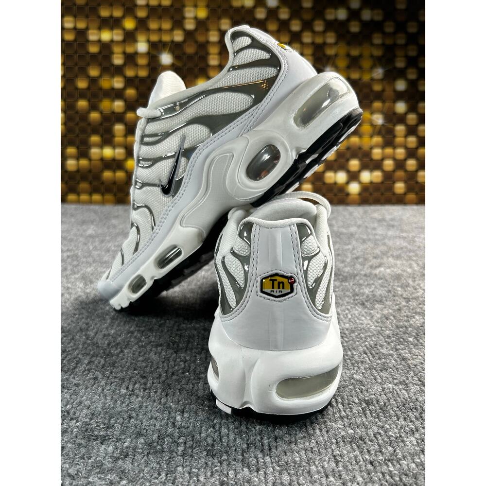 Nike Air Max Plus TN Women's 6 White Gray Black Running Shoes - Picture 2 of 12